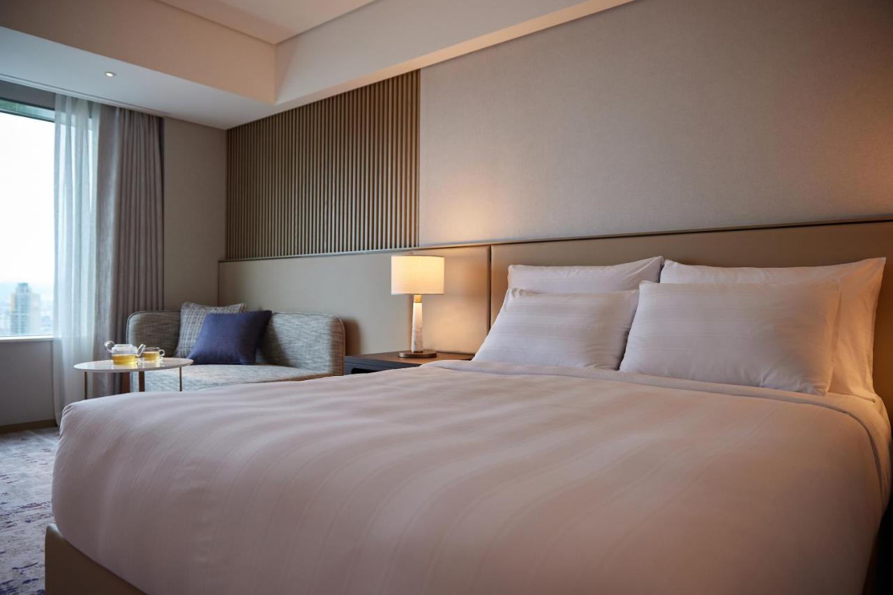 Lotte World Hotel
